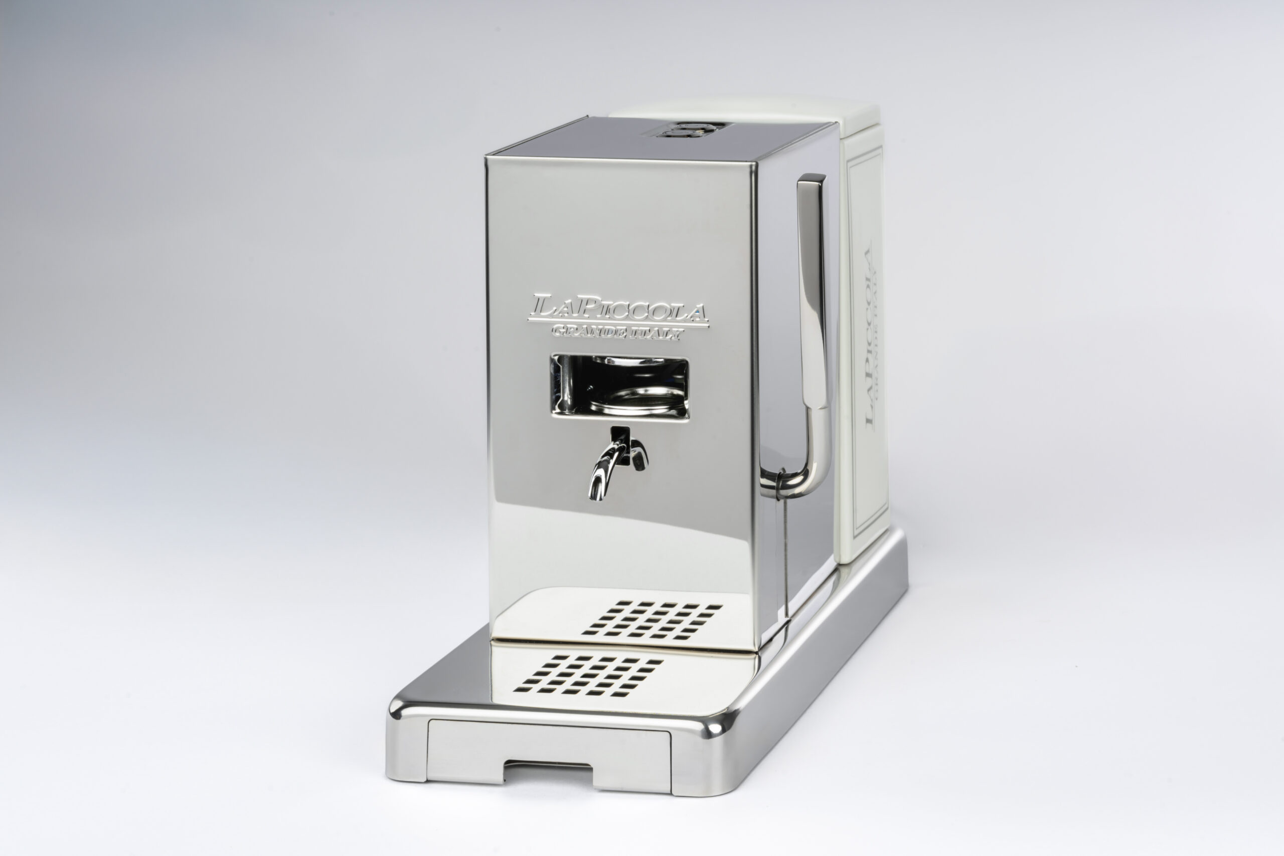 Кафе Машина Piccola  автоматична двойно полирана с керамичен резервоар